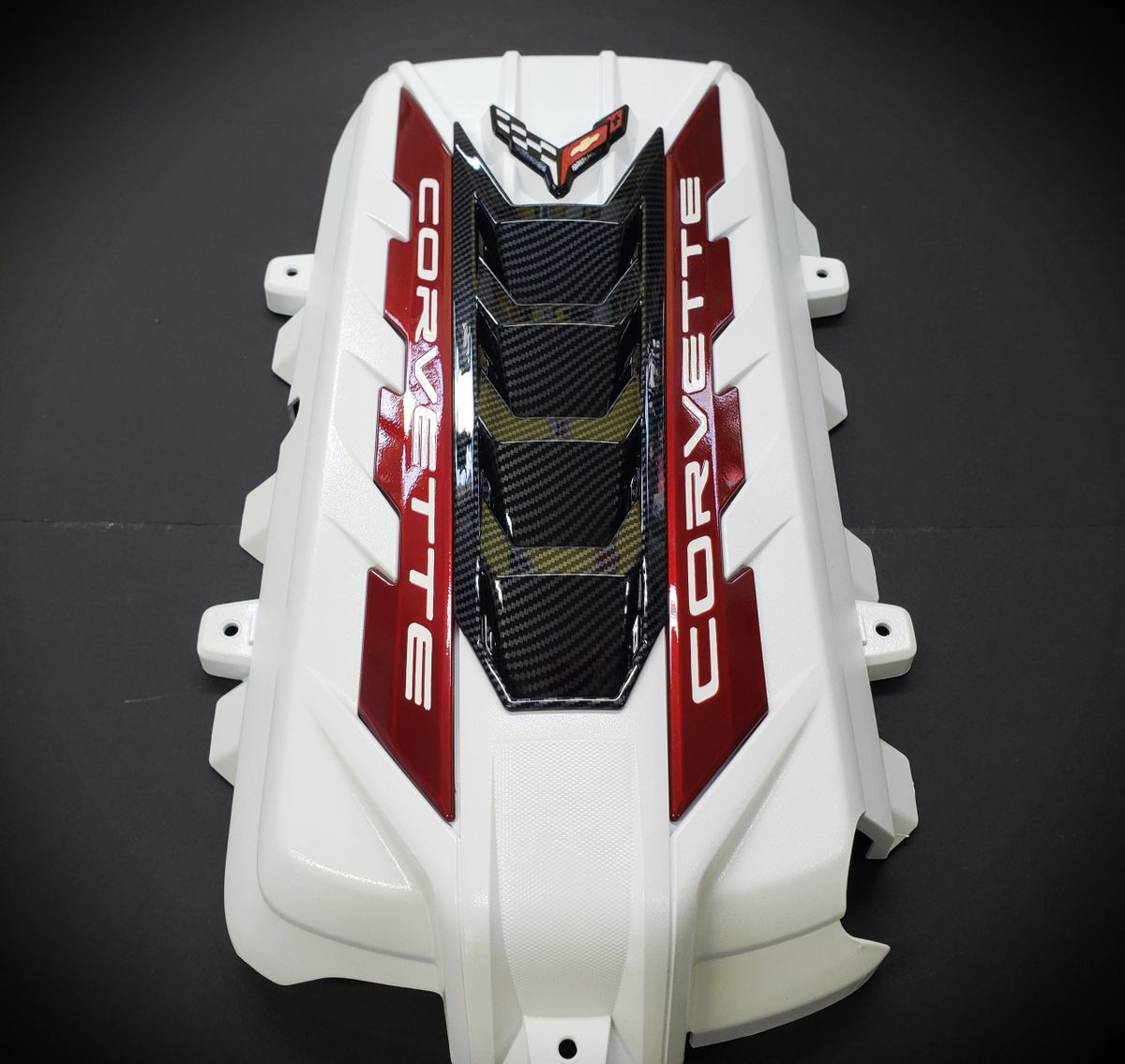 C8 CORVETTE ENGINE COVER ARCTIC WHITE EDGE RED RAILS CARBON FIBER CENTER